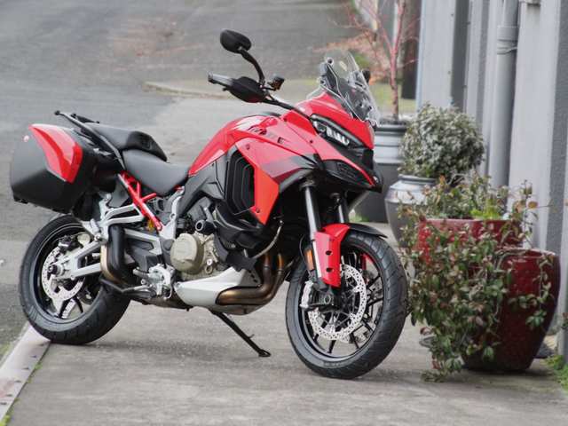 2022 Ducati Multistrada V4 S Travel & Radar