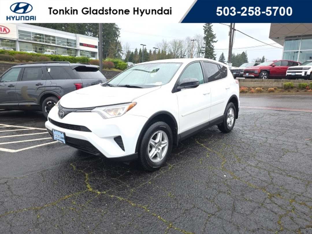 2017 Toyota Rav4 LE - Image 3