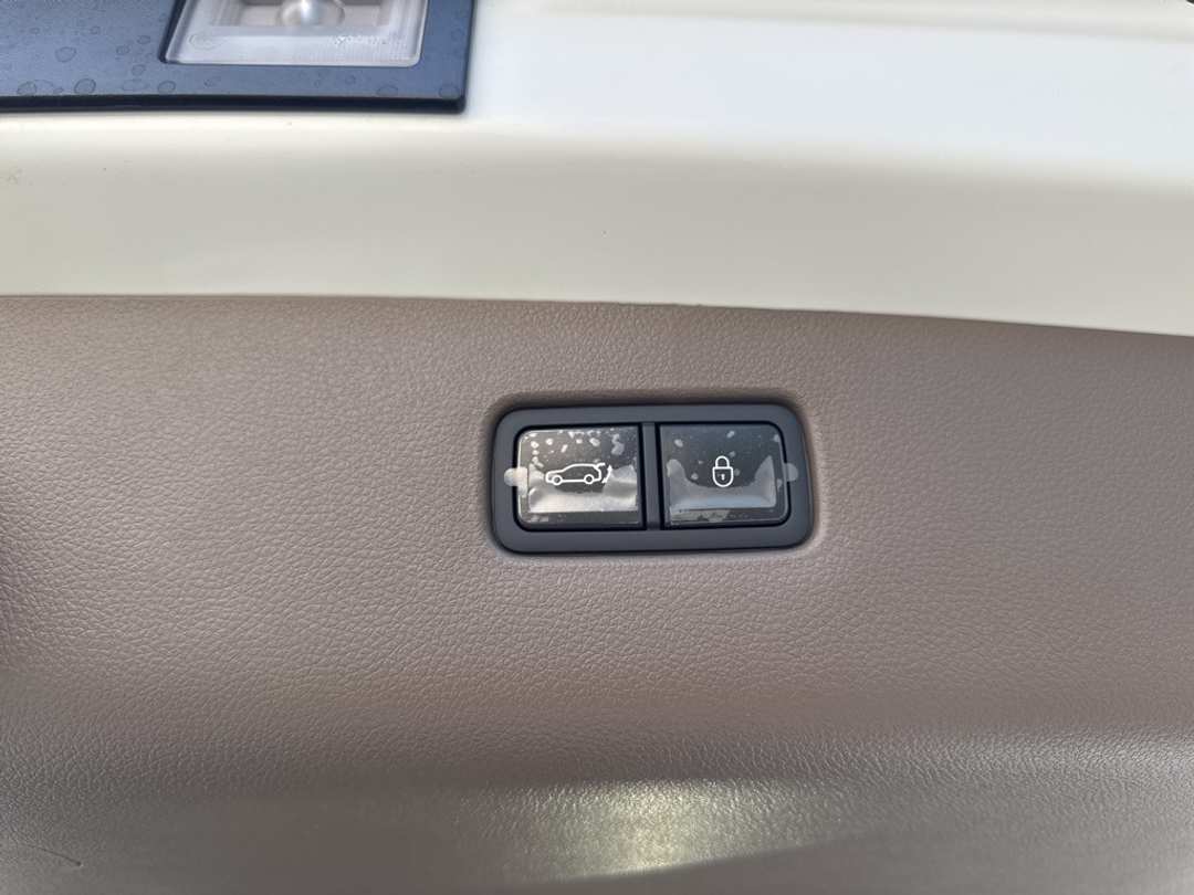 2026 Genesis Electrified Gv70 - Image 14