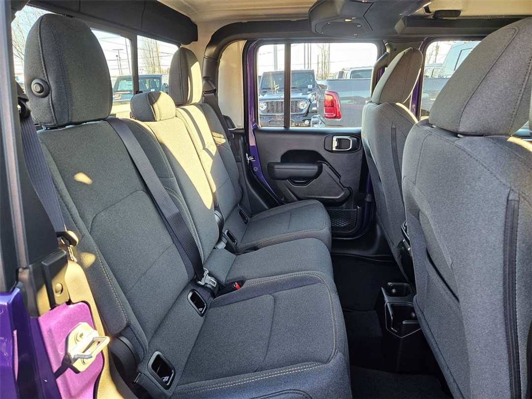 2026 Jeep Gladiator Sport - Image 32