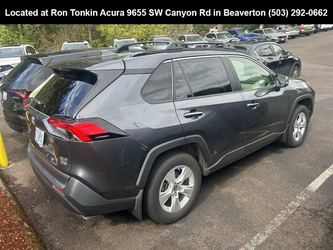 2019 Toyota Rav4 XLE - Image 3