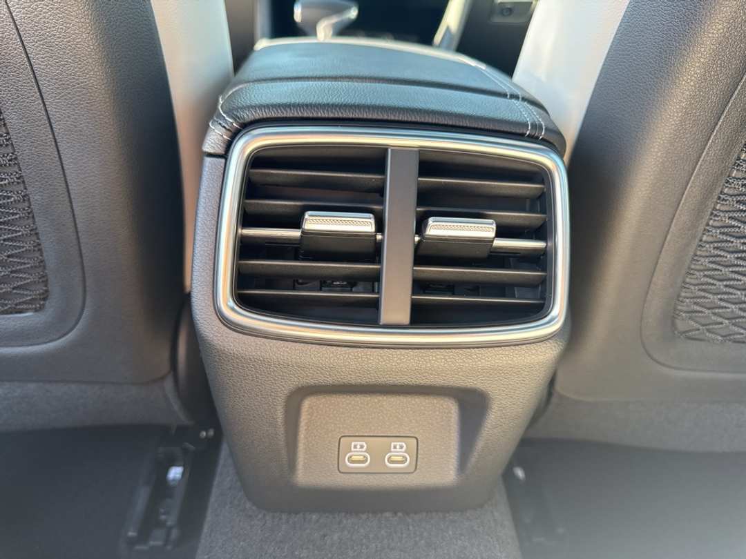 2026 Genesis G70 3.3T Sport Prestige - Image 41