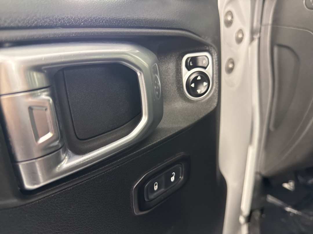 2018 Jeep Wrangler Unlimited Rubicon - Image 17