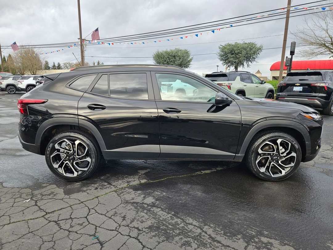 2025 Chevrolet Trax 2RS - Image 7