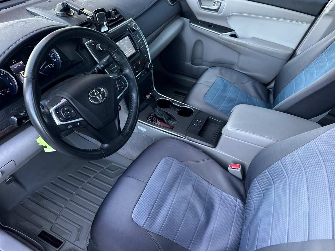 2015 Toyota Camry - Image 9