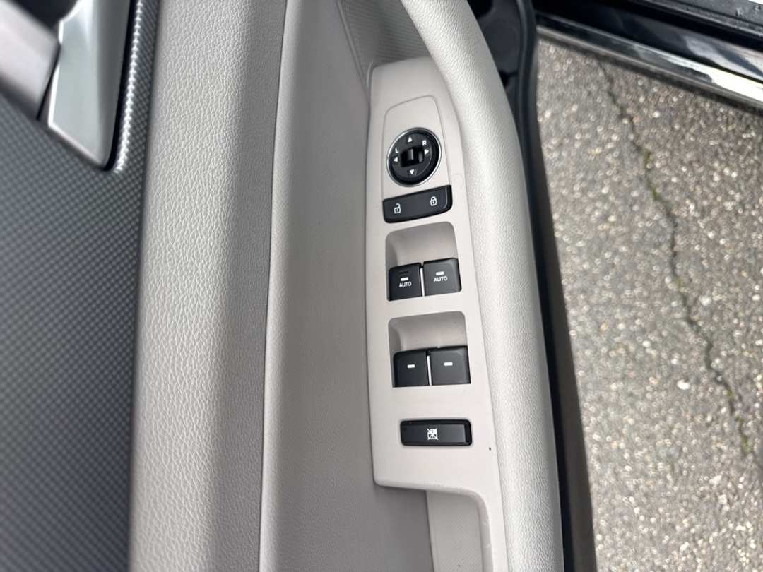 2016 Hyundai Sonata Base - Image 15