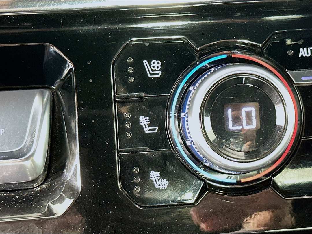 2022 GMC Sierra 1500 AT4 - Image 22