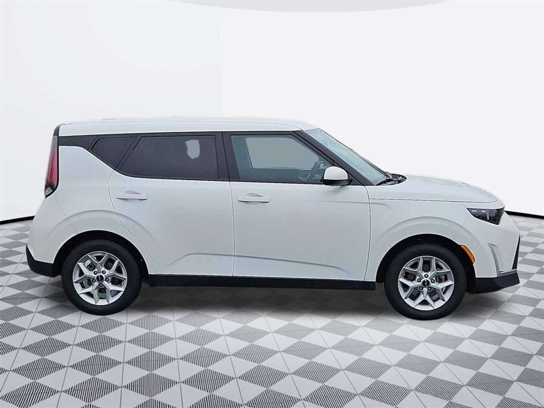 2024 Kia Soul LX - Image 7