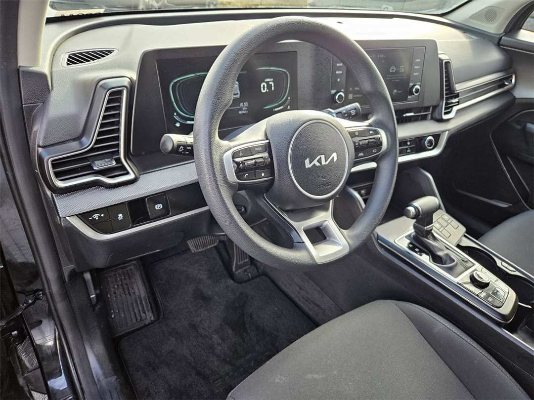 2024 Kia Sportage LX - Image 13