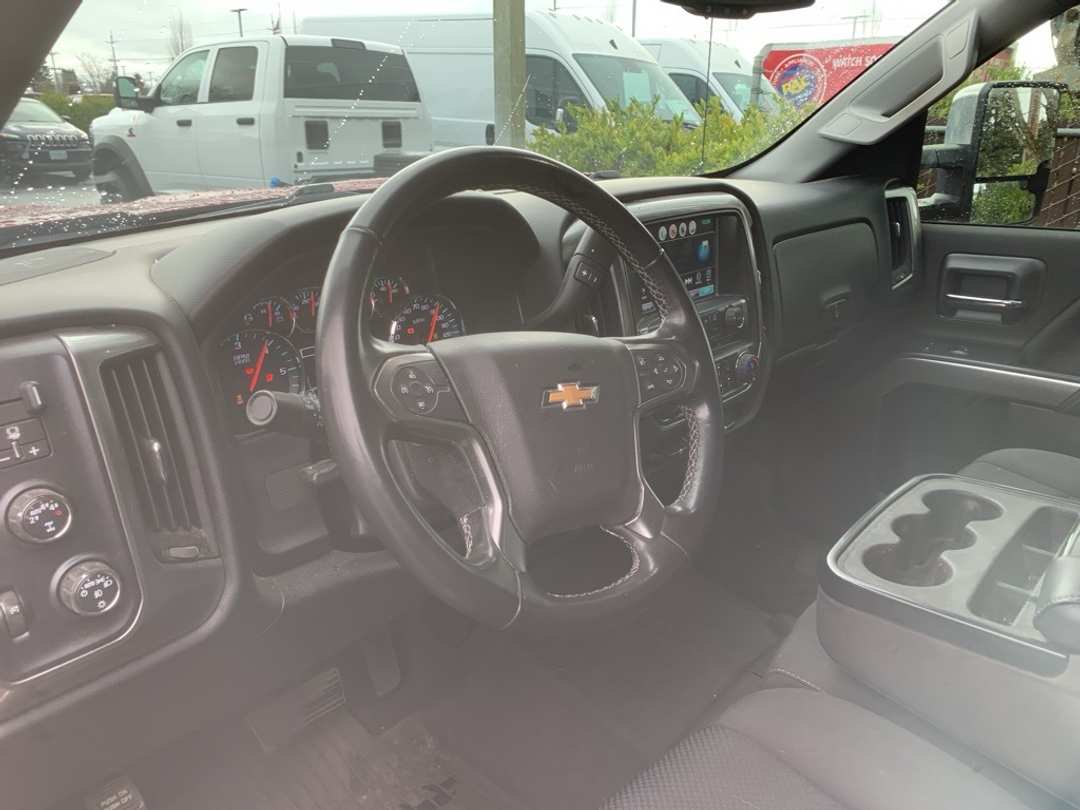 2018 Chevrolet Silverado 1500 LT - Image 13