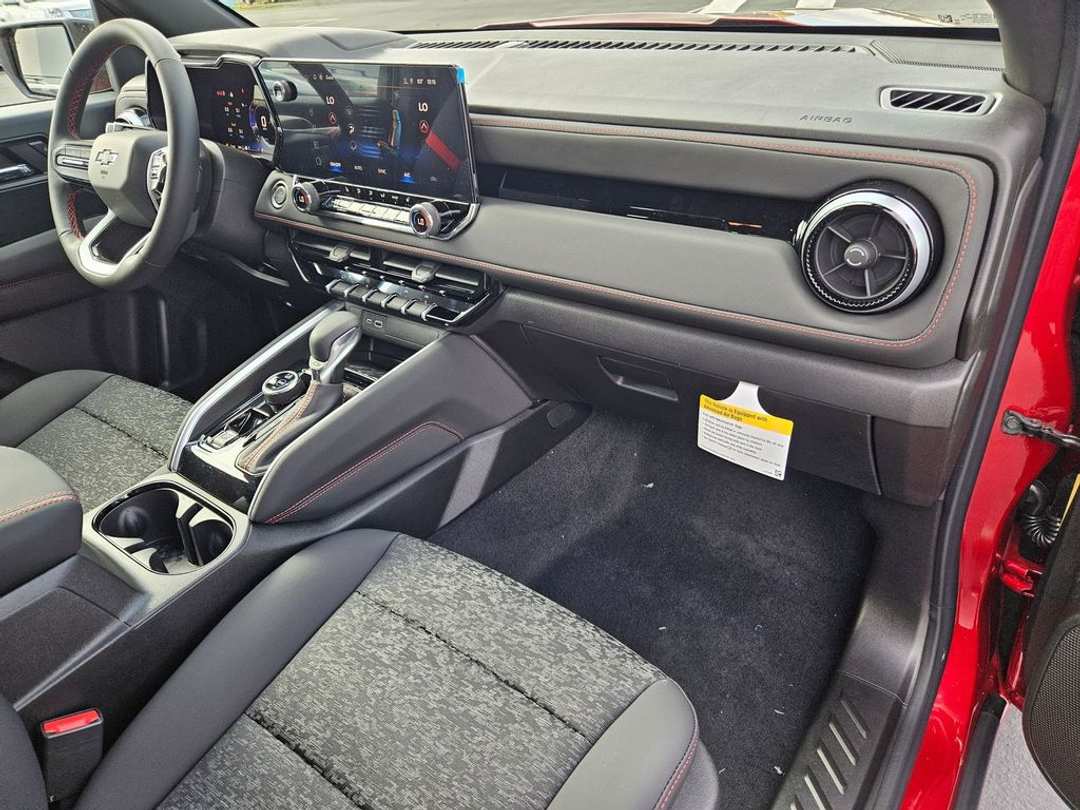 2026 Chevrolet Colorado Z71 - Image 38