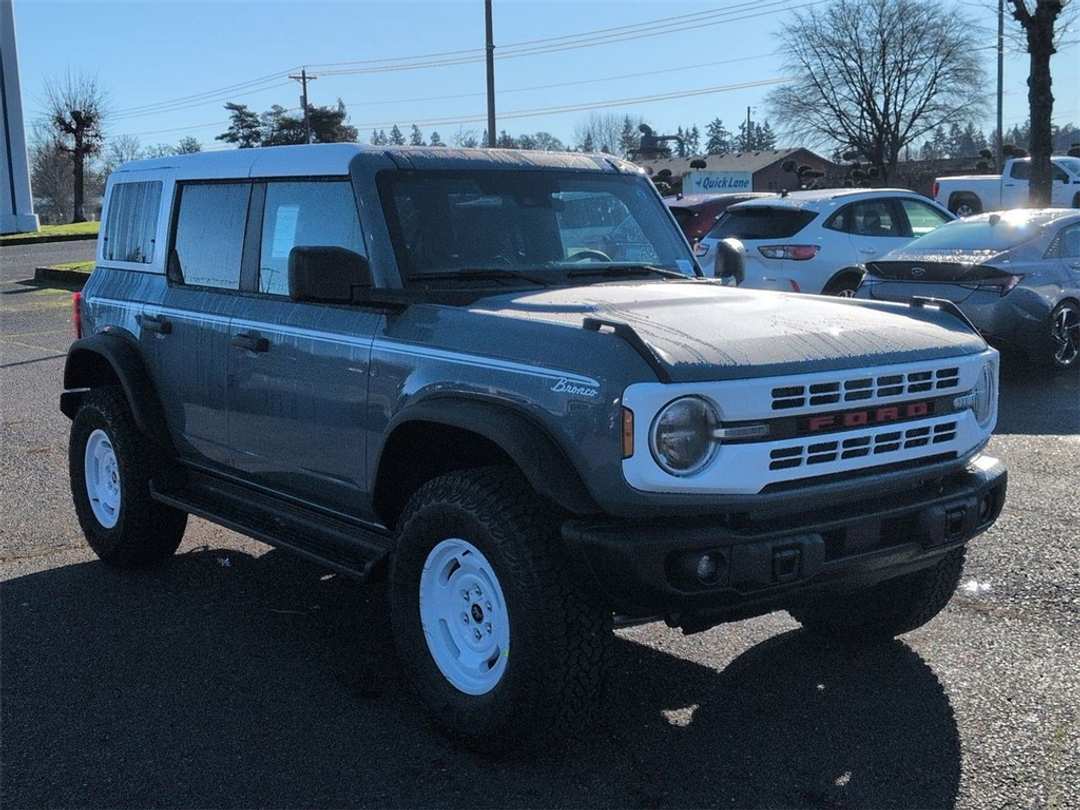 2025 Ford Bronco Heritage Edition - Image 7