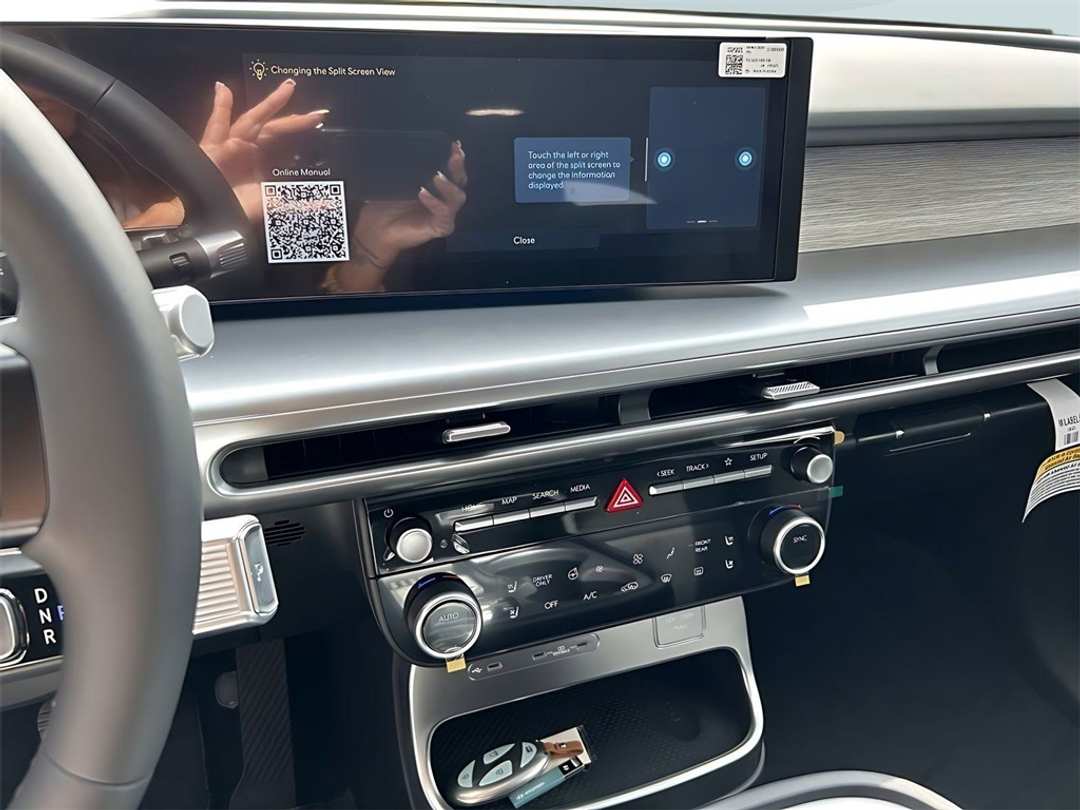 2026 Hyundai Ioniq 9 SEL - Image 17