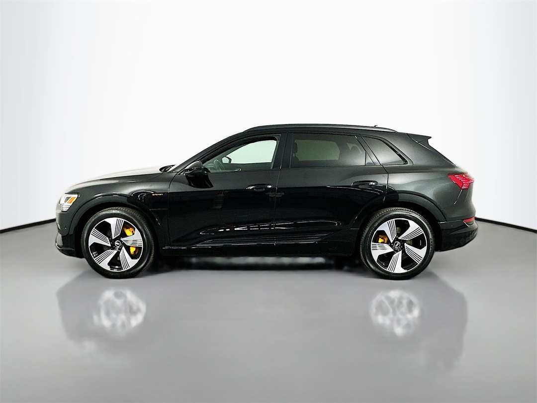 2022 Audi E-Tron Premium Plus - Image 4