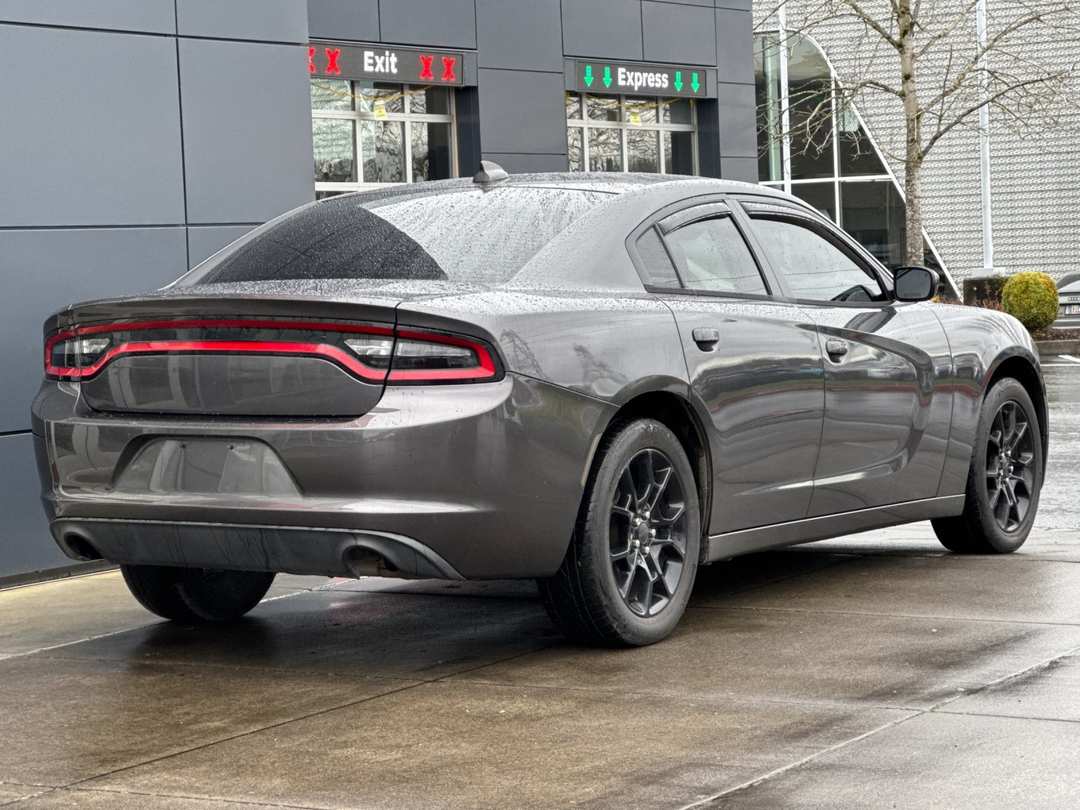 2016 Dodge Charger SXT - Image 3