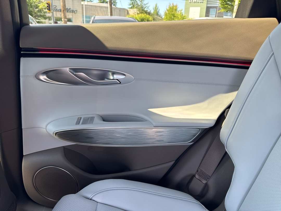 2026 Genesis Electrified Gv70 - Image 46