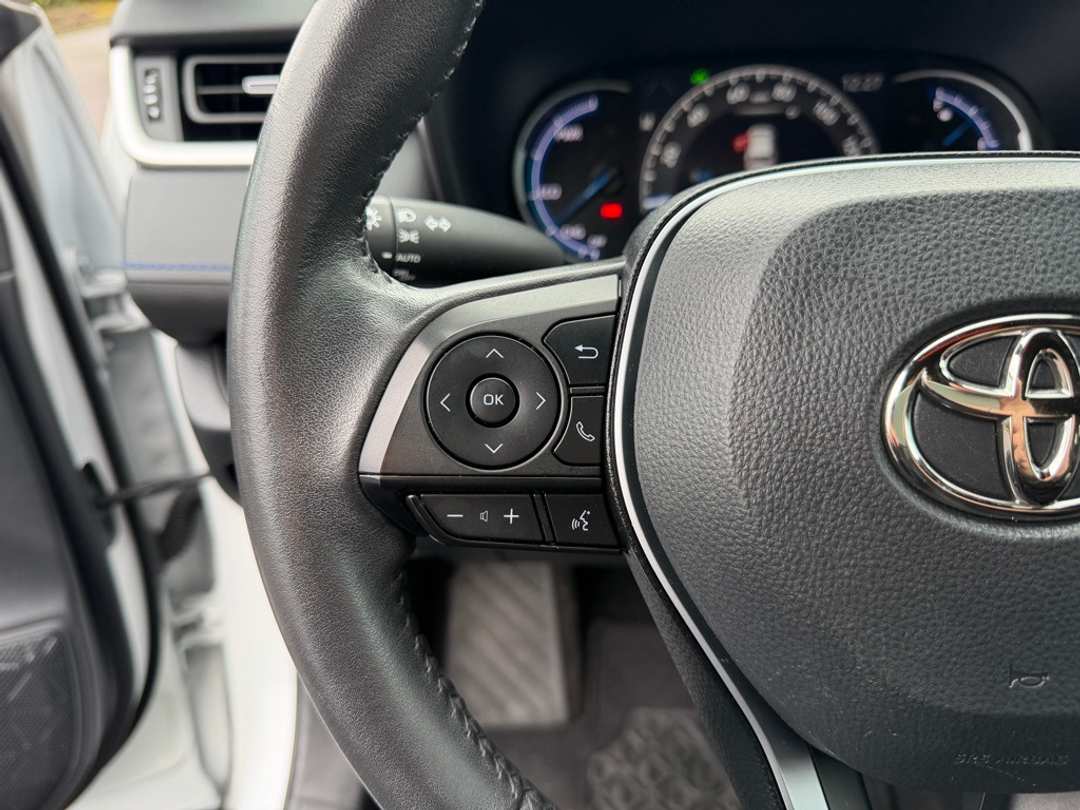 2023 Toyota Rav4 XSE - Image 17