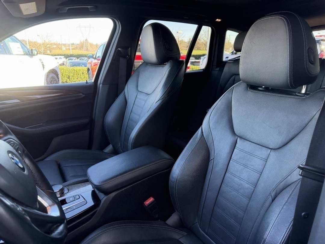 2018 BMW X3 xDrive30i - Image 16