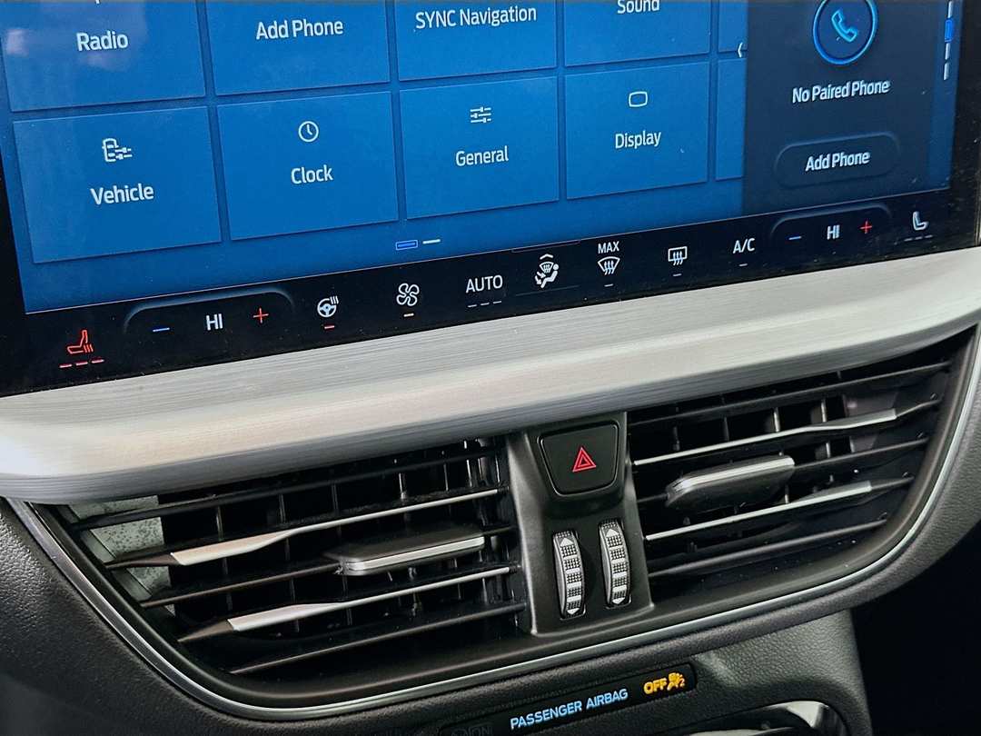 2025 Ford Escape Platinum - Image 17