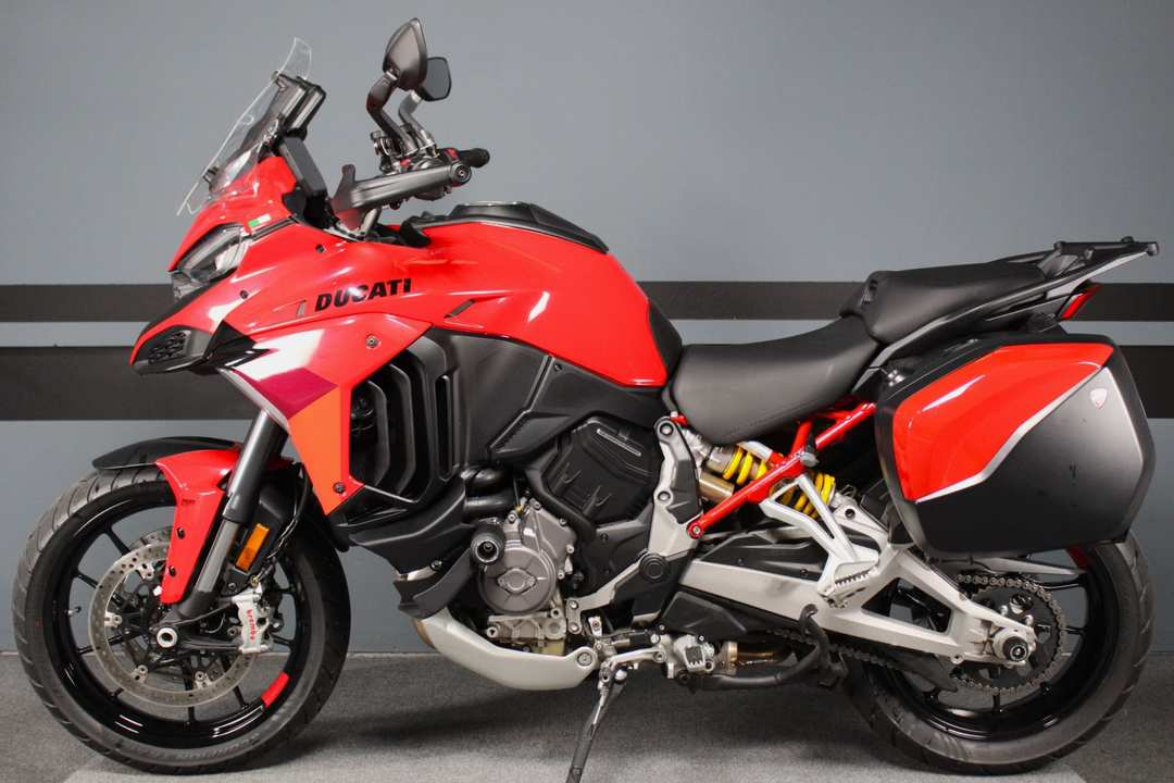 2022 Ducati Multistrada V4 S Travel & Radar - Image 4