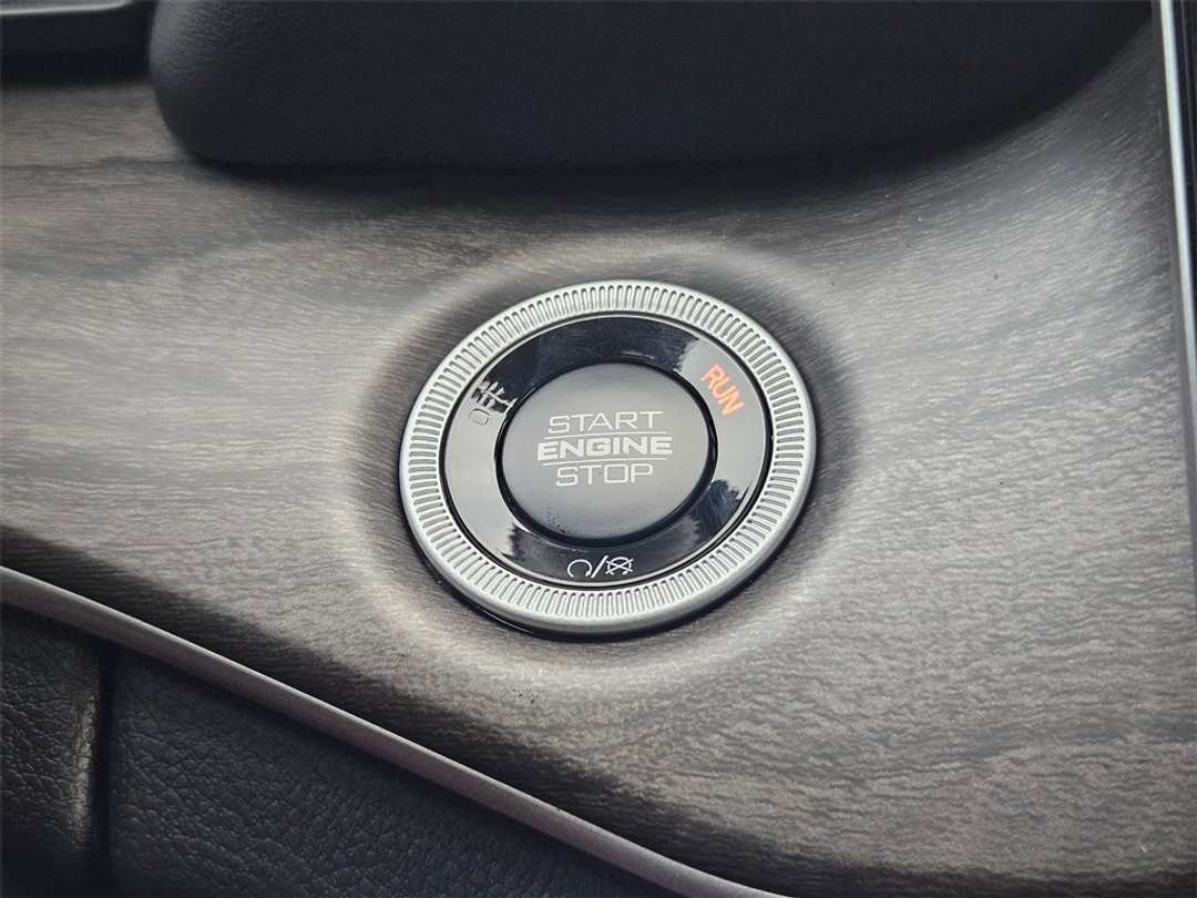 2025 Jeep Grand Cherokee L Limited - Image 17