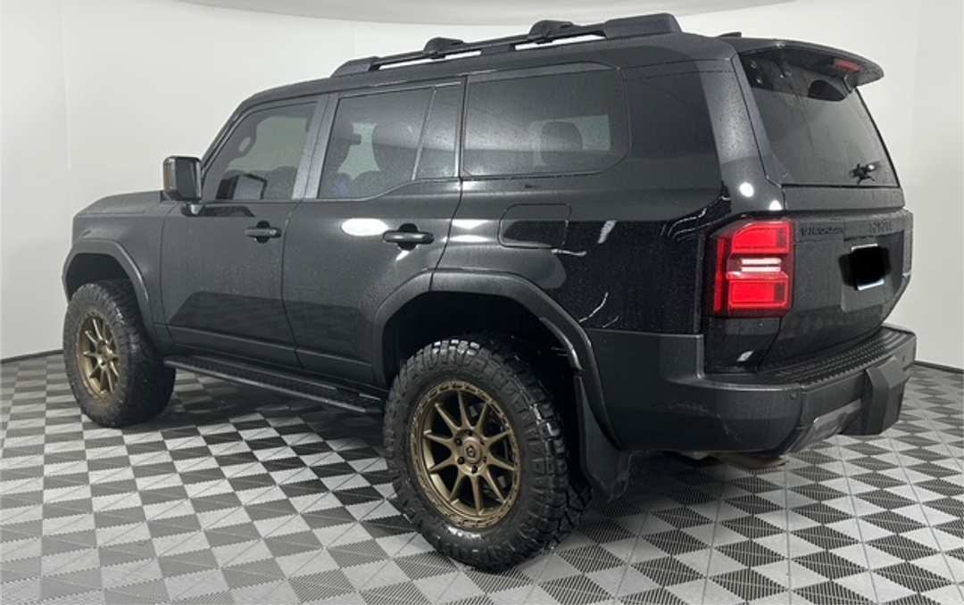 Toyota Land Cruiser - Image 3