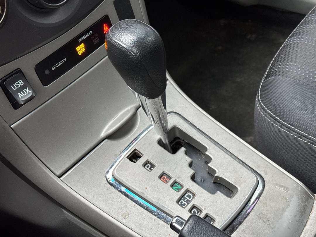 2013 Toyota Corolla LE - Image 17