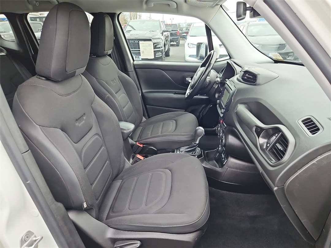 2017 Jeep Renegade Altitude - Image 28