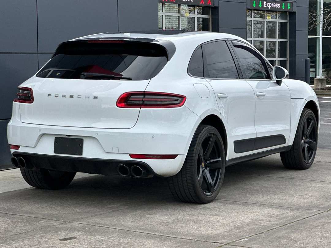 2017 Porsche Macan Base - Image 3