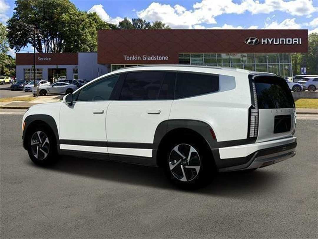 2026 Hyundai Ioniq 9 SE - Image 4