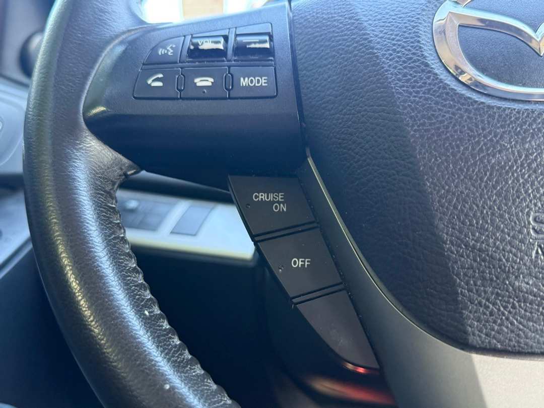 2012 MAZDA Mazda3 i Touring - Image 23