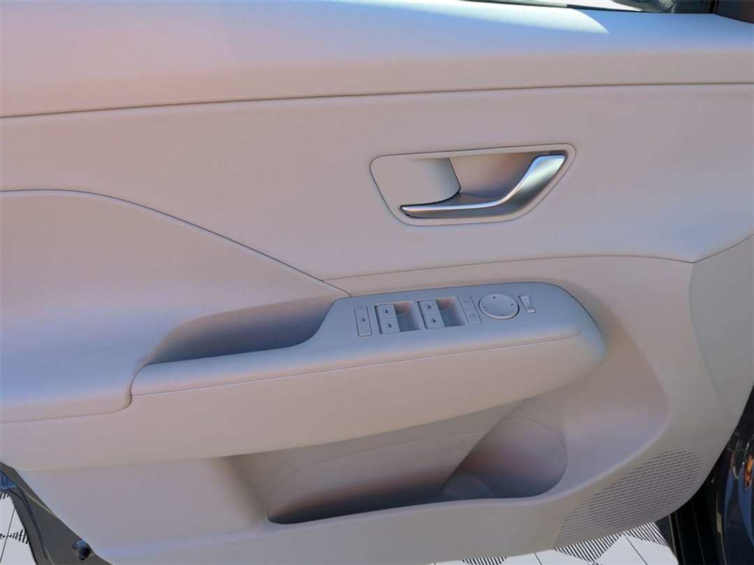 2026 Hyundai Kona SEL Premium - Image 9