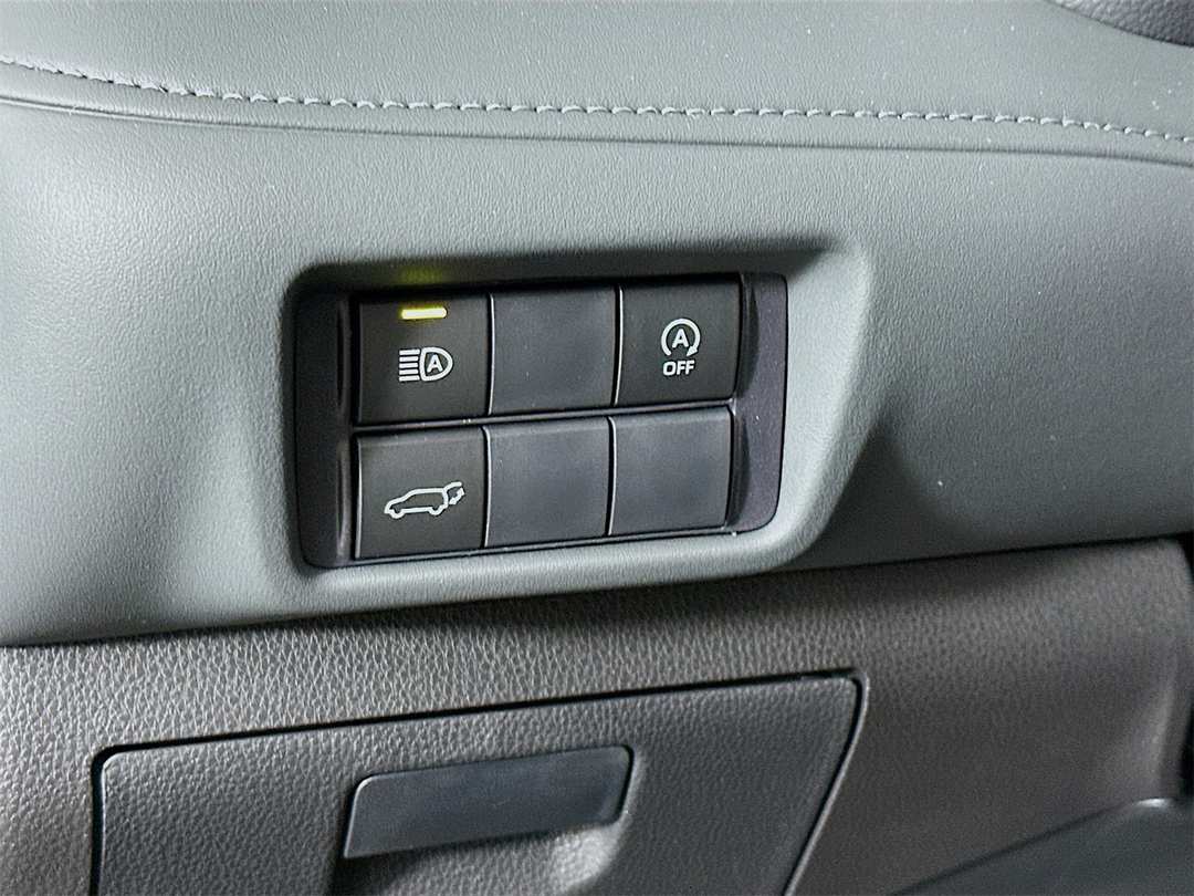 2026 Toyota Highlander XSE - Image 10