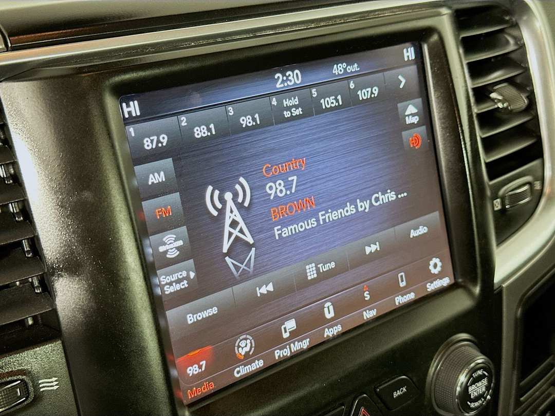 2023 Ram 1500 Classic SLT - Image 16