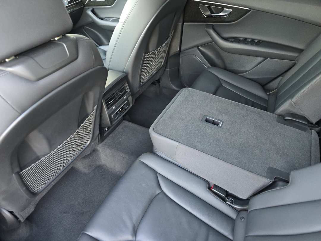 2022 Audi Q7 45 Premium - Image 11