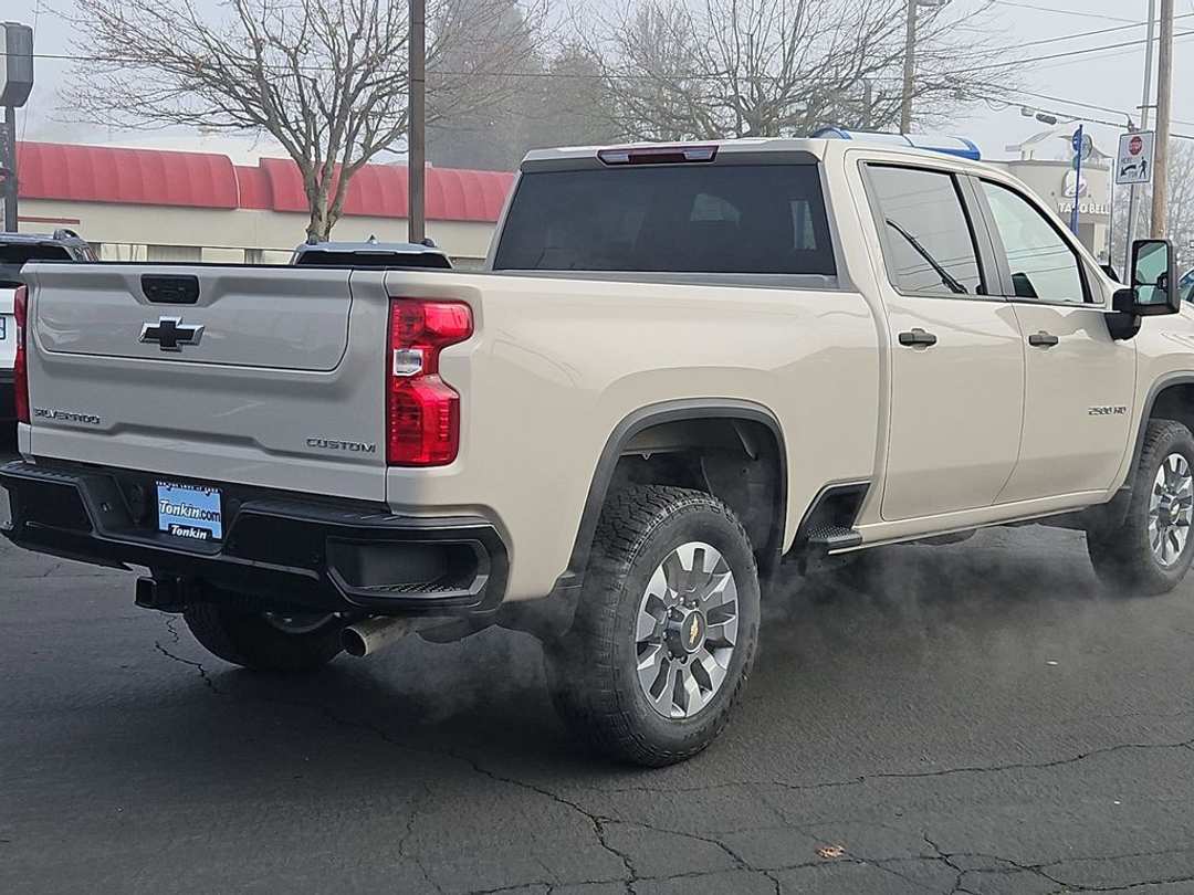 2026 Chevrolet Silverado 2500Hd Custom - Image 6