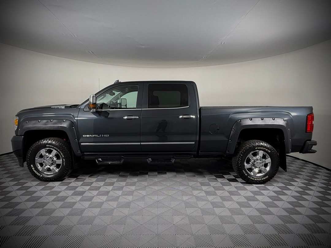 2019 GMC Sierra 2500Hd Denali - Image 2
