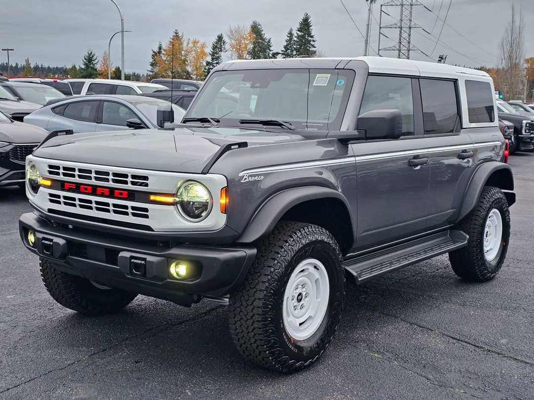 2025 Ford Bronco Heritage Edition - Image 3