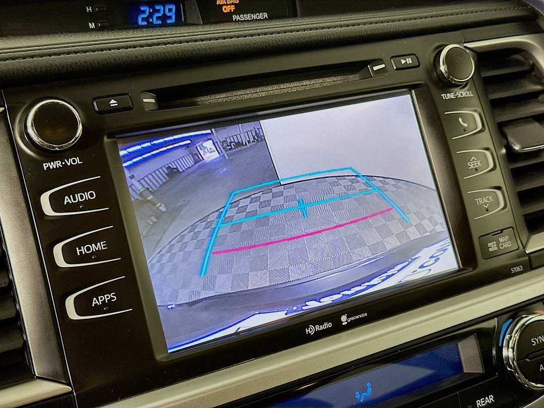 2015 Toyota Highlander XLE V6 - Image 15