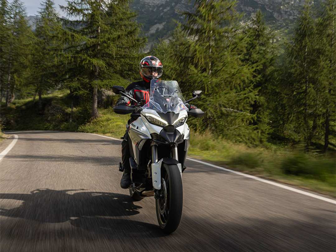2025 Ducati Multistrada V4 S Travel & Radar - Image 22