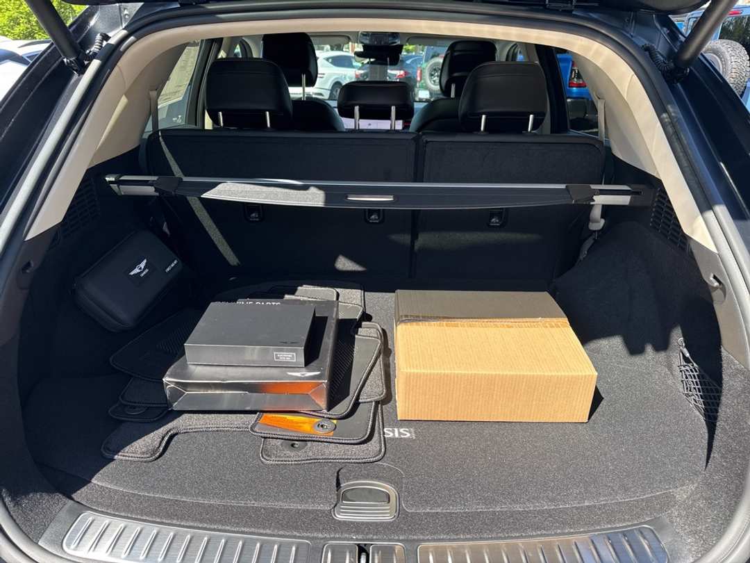 2026 Genesis Electrified Gv70 - Image 13