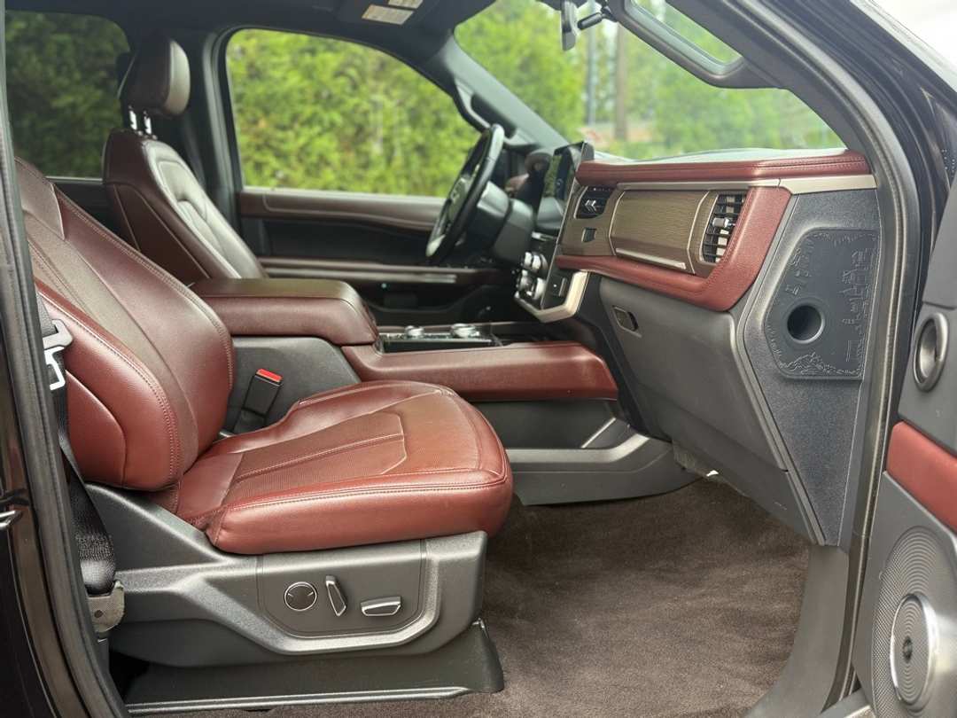 2023 Ford Expedition Limited - Image 16