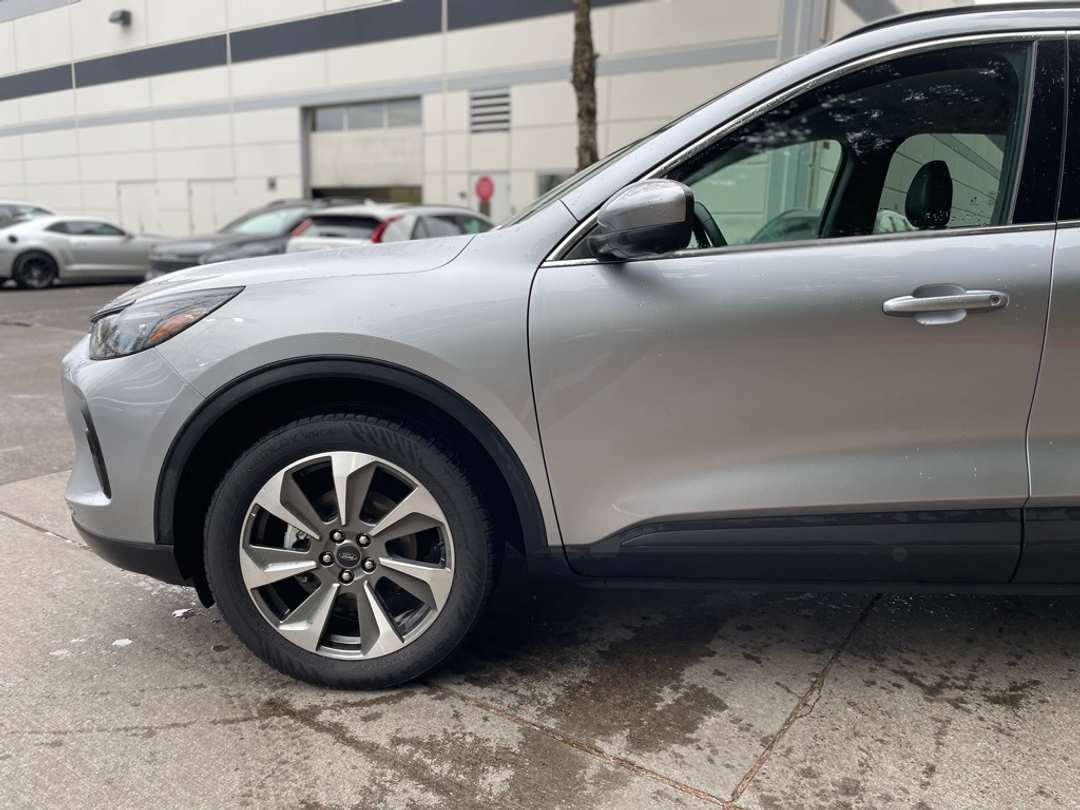 2024 Ford Escape Platinum - Image 8