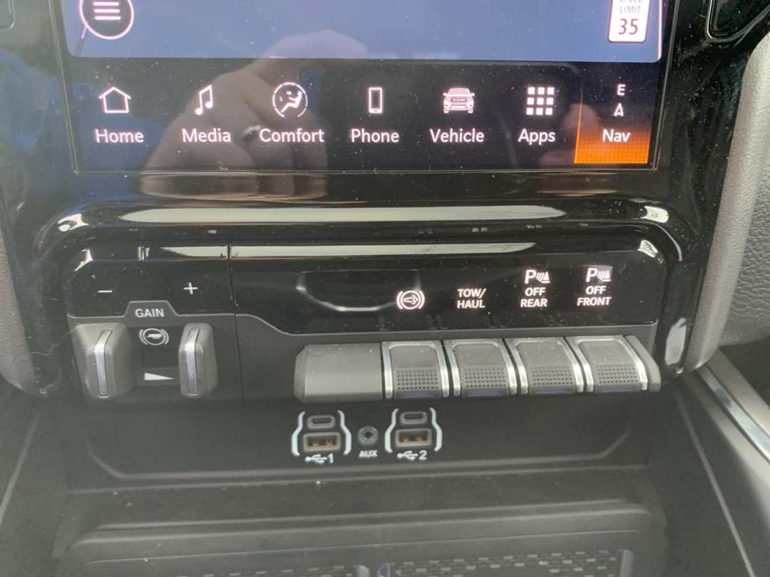 2025 Ram 3500 Laramie - Image 22