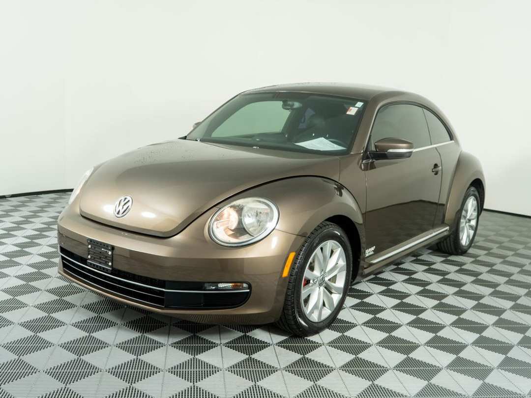 2013 Volkswagen Beetle 2.0 TDI - Image 3