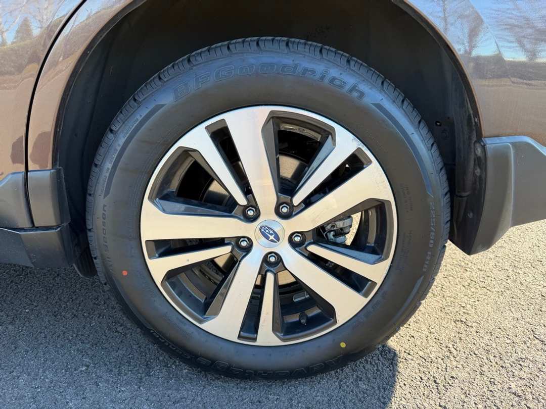 2019 Subaru Outback 3.6R - Image 10