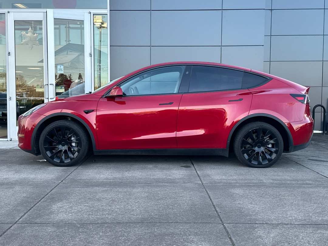 2023 Tesla Model Y Long Range - Image 6