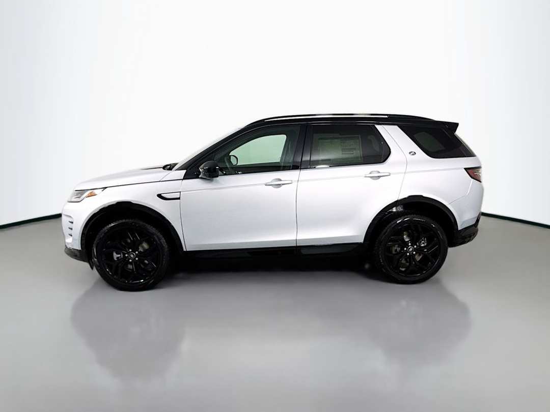 2026 Land Rover Discovery Sport Landmark - Image 2