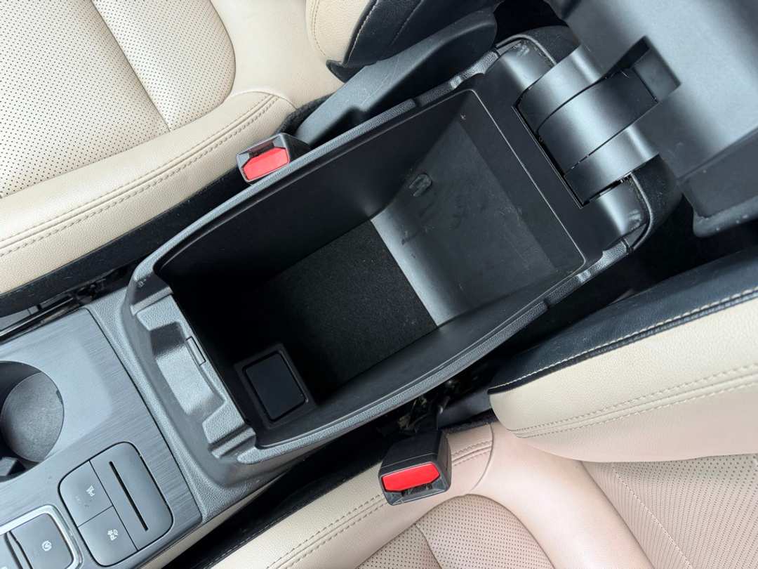 2022 Ford Escape Titanium - Image 27