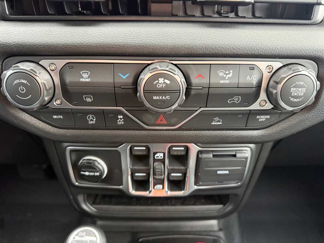 2026 Jeep Wrangler Sport - Image 24